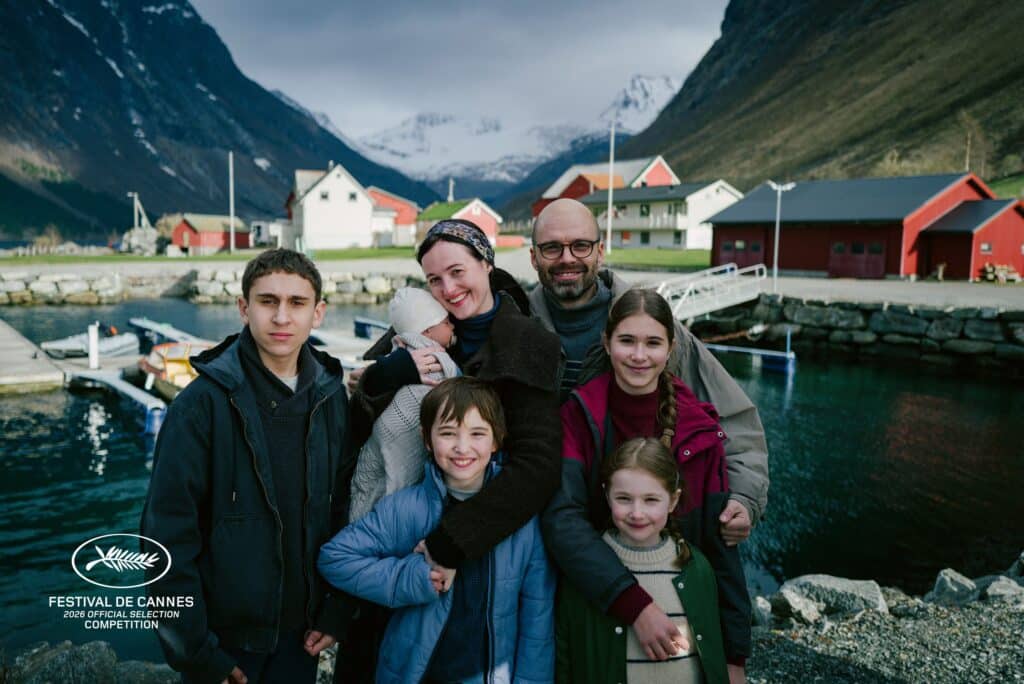 Fjord_FamilyPicture_photocreditsTudorPanduru_cannes_web(1)